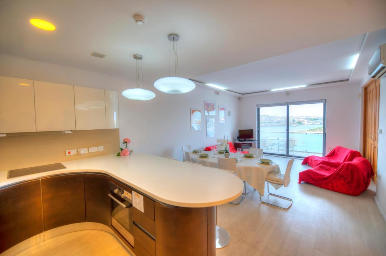 Bright And Spacious 3 Bedroom Apartment With Breathtaking Views - Goslm-5 Sliema Esterno foto