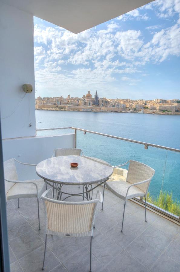 Bright And Spacious 3 Bedroom Apartment With Breathtaking Views - Goslm-5 Sliema Esterno foto