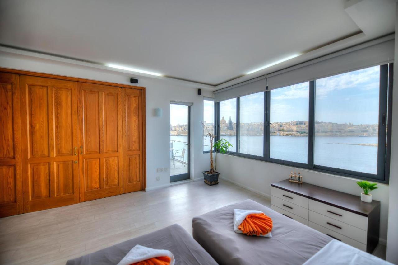 Bright And Spacious 3 Bedroom Apartment With Breathtaking Views - Goslm-5 Sliema Esterno foto