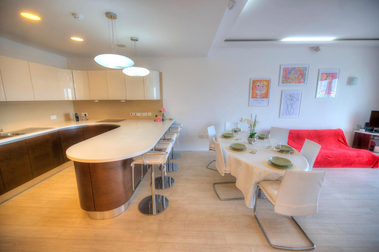 Bright And Spacious 3 Bedroom Apartment With Breathtaking Views - Goslm-5 Sliema Esterno foto
