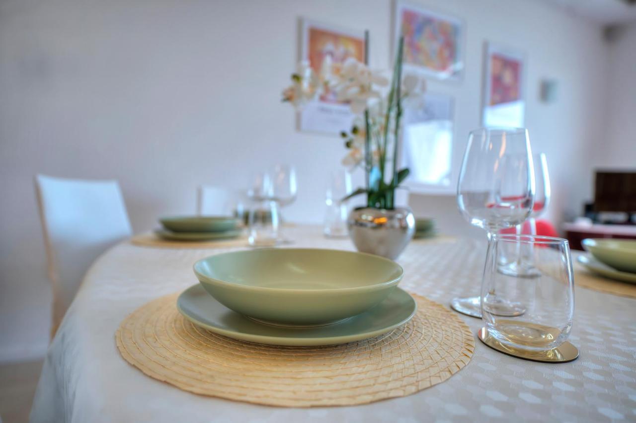 Bright And Spacious 3 Bedroom Apartment With Breathtaking Views - Goslm-5 Sliema Esterno foto