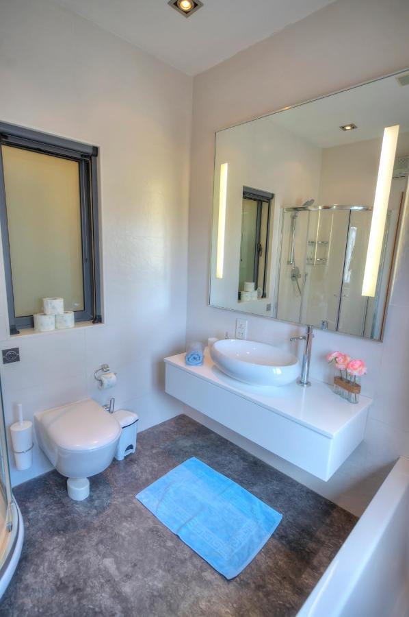 Bright And Spacious 3 Bedroom Apartment With Breathtaking Views - Goslm-5 Sliema Esterno foto
