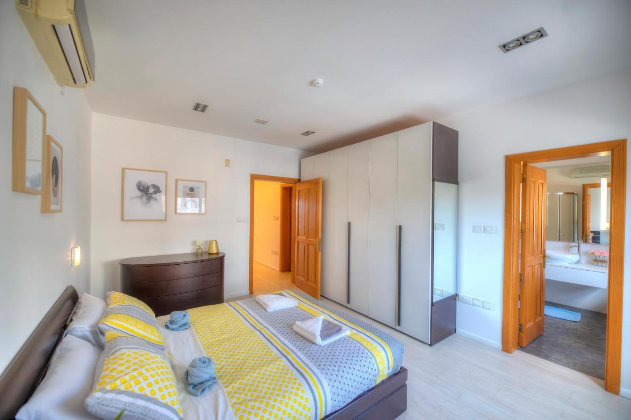 Bright And Spacious 3 Bedroom Apartment With Breathtaking Views - Goslm-5 Sliema Esterno foto