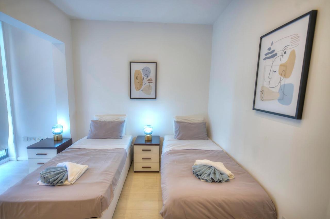 Bright And Spacious 3 Bedroom Apartment With Breathtaking Views - Goslm-5 Sliema Esterno foto