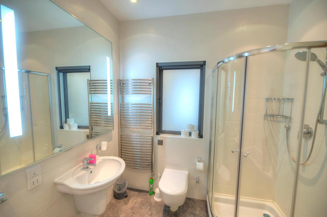 Bright And Spacious 3 Bedroom Apartment With Breathtaking Views - Goslm-5 Sliema Esterno foto