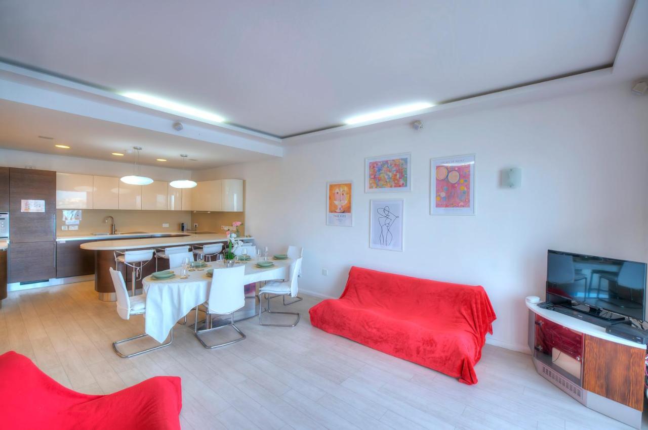 Bright And Spacious 3 Bedroom Apartment With Breathtaking Views - Goslm-5 Sliema Esterno foto